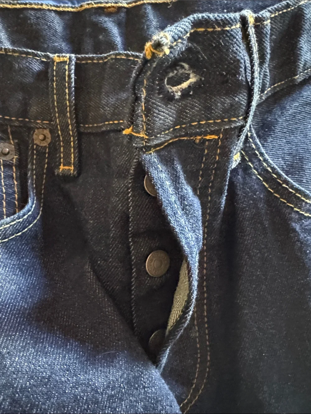 Levi's 501 button fly. Dark Blue Straight Men's Jeans 28x30. New